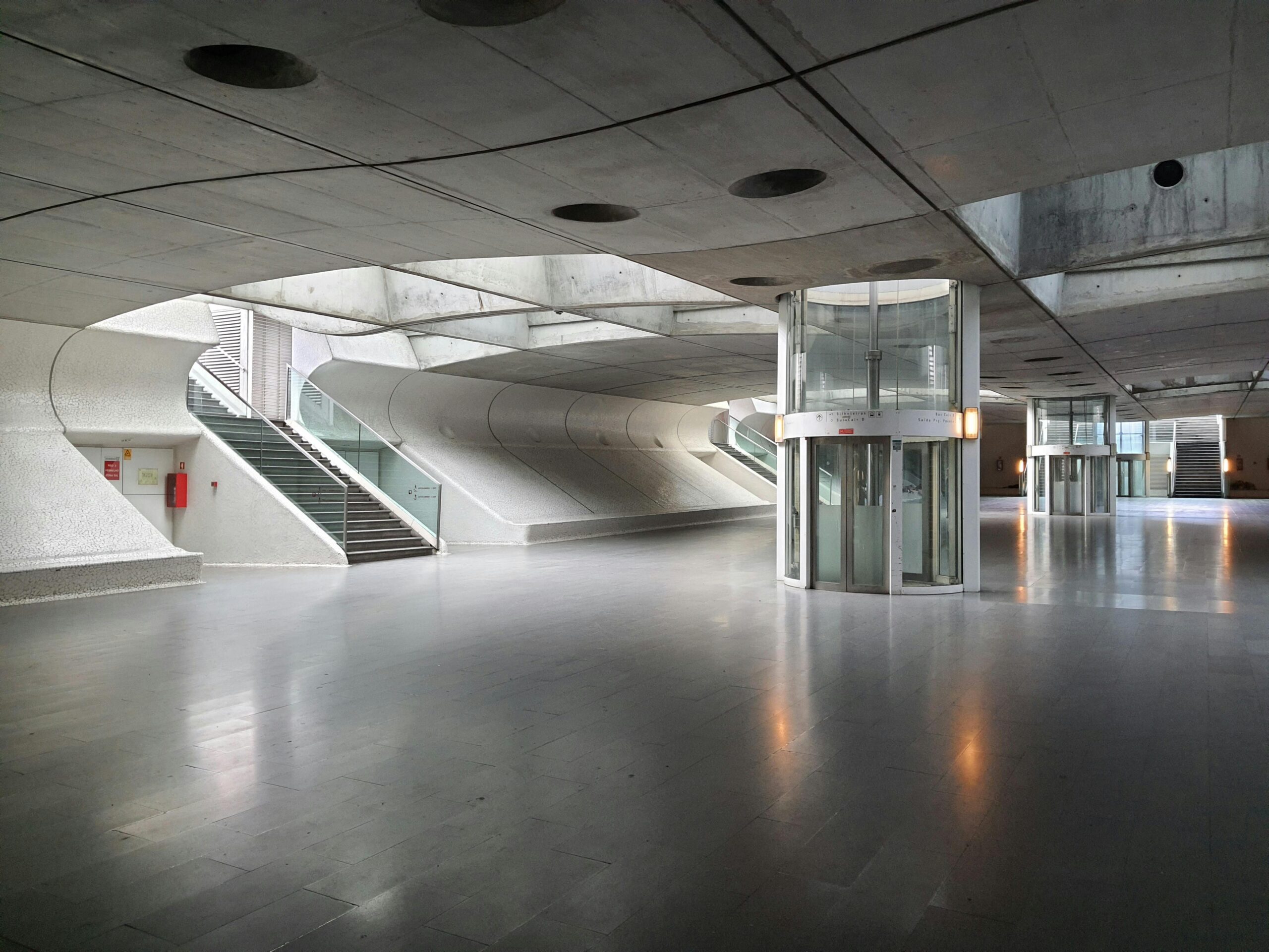 ЩО ПОТРІБНО ЗНАТИ ПЕРЕД БУРІННЯМ ОТВОРІВ У БЕТОНІ